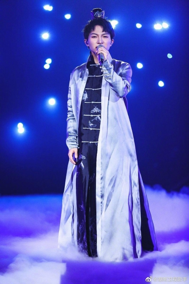 周深香港演唱会售票时间公布——2025跨年最强华语现场正式启动