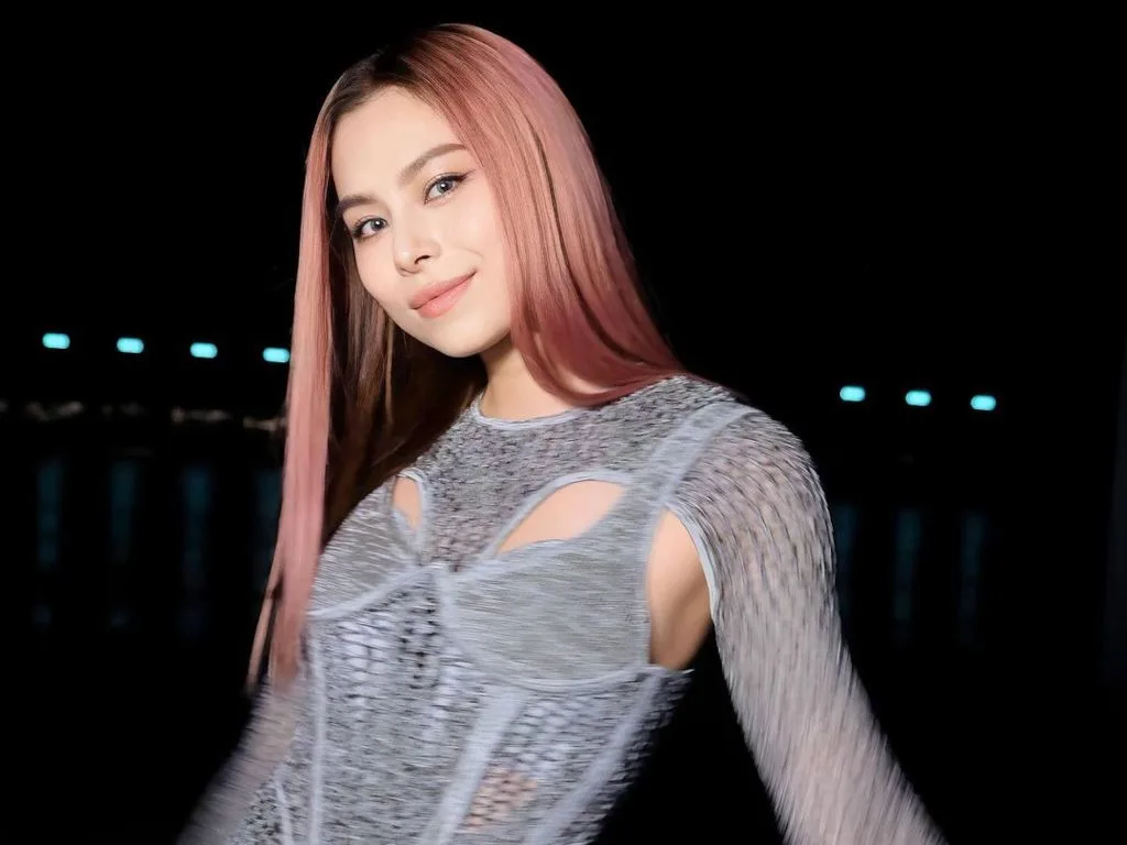 靚聲天后Gin Lee李幸倪相隔8年回紅館！READY FOR演唱會2026震撼開鑼 四面台炸場粉絲瘋狂搶票